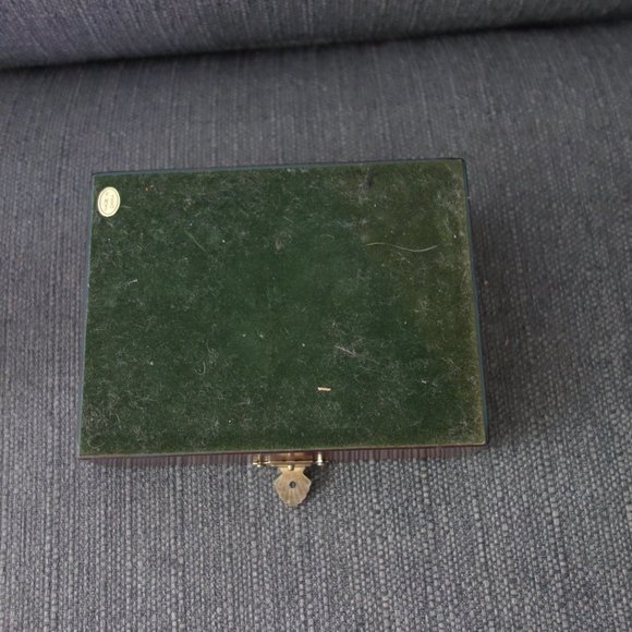 inBetweeners NFT#9570 x bigd0gg Golf Hand Designed Titleist Pro VI Golf Ball Set - Picture 14 of 14